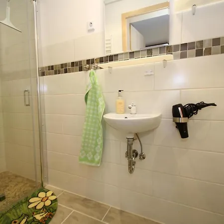 In Der Huebschen Inselstadt Malchow, Cleaning Included 아파트 *
